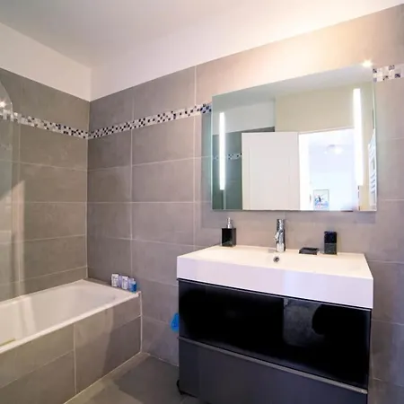 Cap Les Pins Furnished Flat * Антіб
