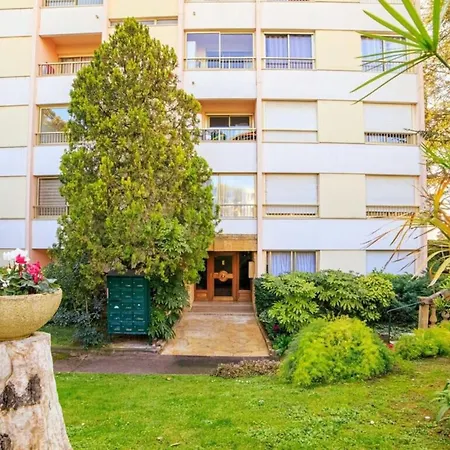 Апартаменти Cap Les Pins Furnished Flat Антіб